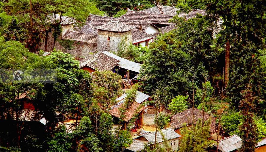 Panorama of the Palace of the Vuong Family